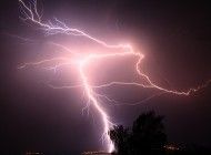 Totaler Stromausfall: Blitzeinschlag legt Rechenzentren von Amazon und Microsoft lahm