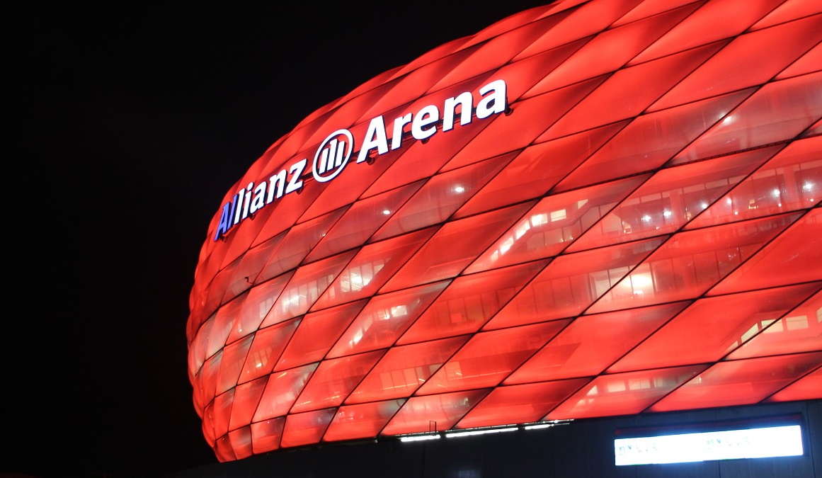 Grafiker gegen FC Bayern: Ist eine Choreo aus der Fankurve urheberrechtlich geschützt? Grafiker gegen FC Bayern: Ist eine Choreo aus der Fankurve urheberrechtlich geschützt?