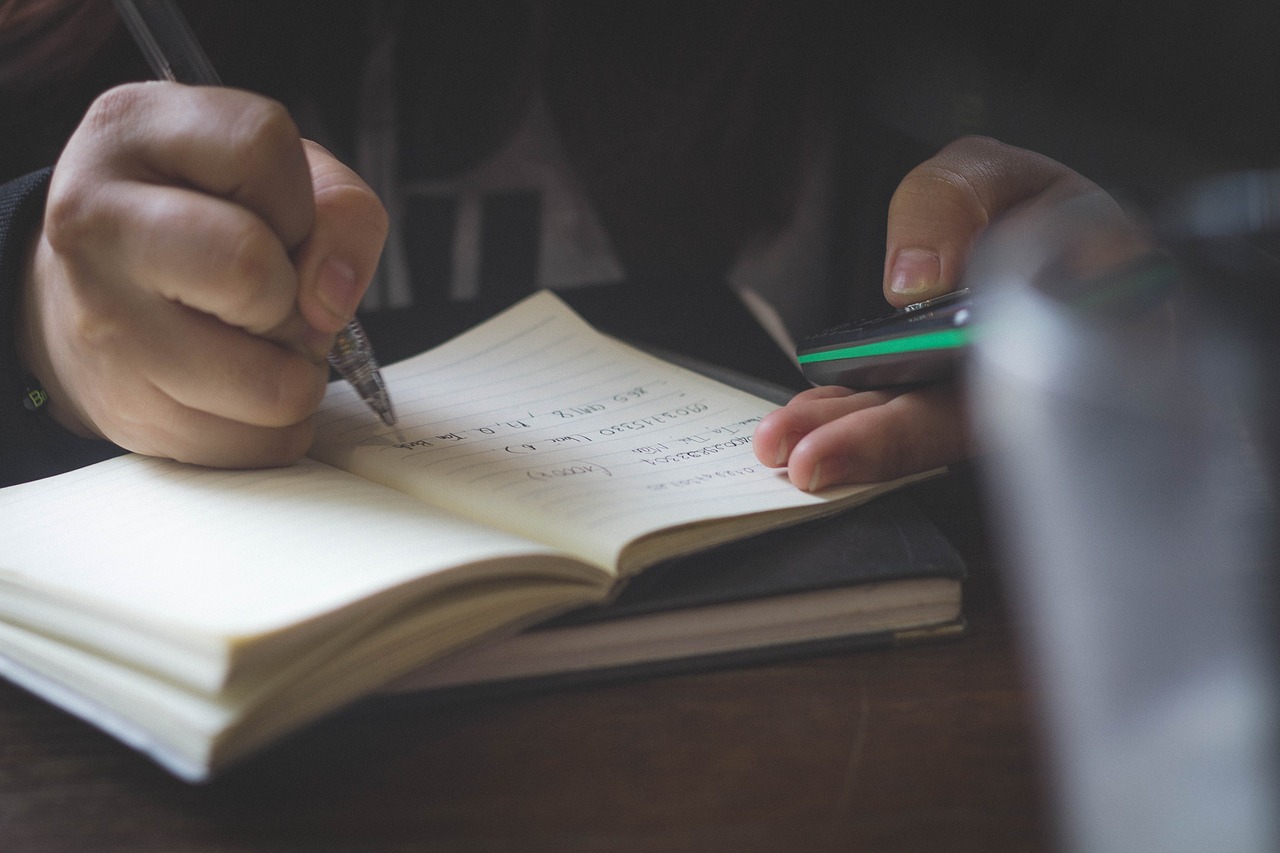 Online-Repetitorien im Vergleich (Teil 1): lecturio vs. Juracademy Online-Repetitorien im Vergleich (Teil 1): lecturio vs. Juracademy