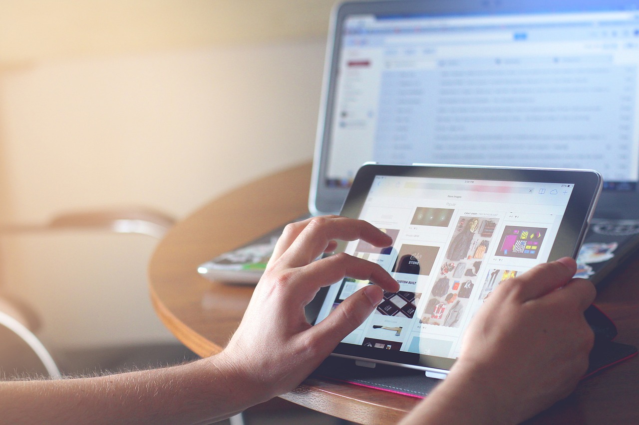 Online-Pureplayer vs. klassischer Versandhändler: Zur Zukunft von Onlineshops – Interview Online-Pureplayer vs. klassischer Versandhändler: Zur Zukunft von Onlineshops – Interview