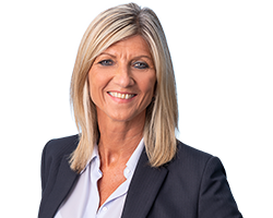 Petra Lutzenberger,Finanzen, Personal